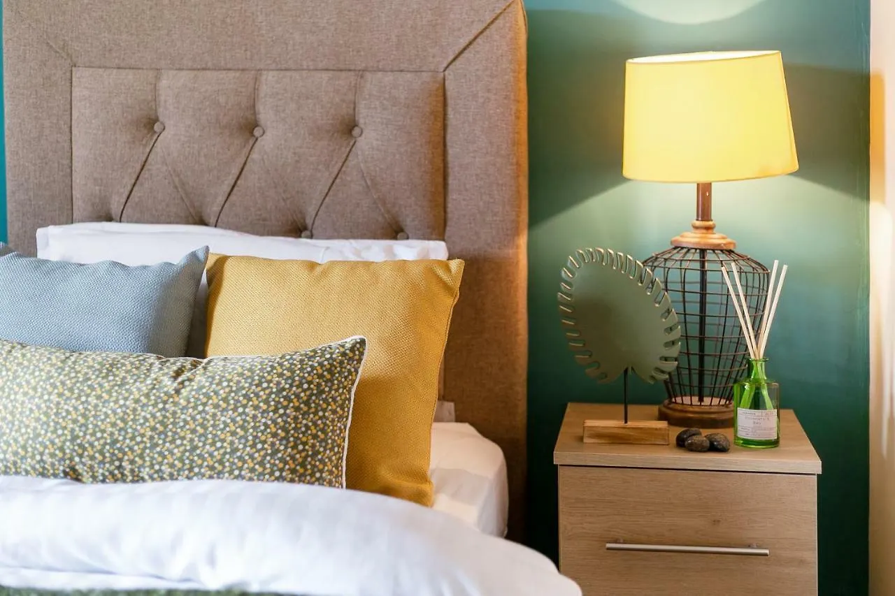 Stylish Cottage - Parking - Garden - Sleeps 6 Cambridge