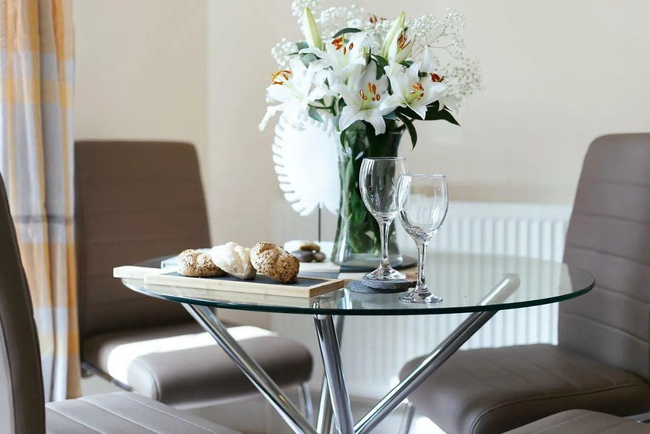 Stylish Cottage - Parking - Garden - Sleeps 6 Cambridge  Holiday home
